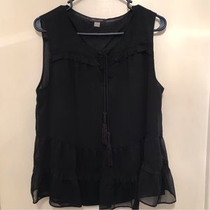 Tommy Hilfiger Sleeveless Tie Neck Blouse. Size Large.